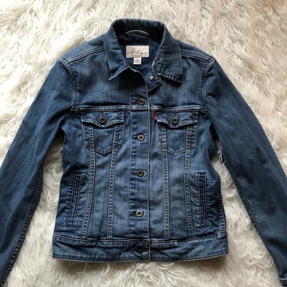 Price drop! Levi's Women's Classic Blue Jean Jacket size S/P - Picture 2 of 6